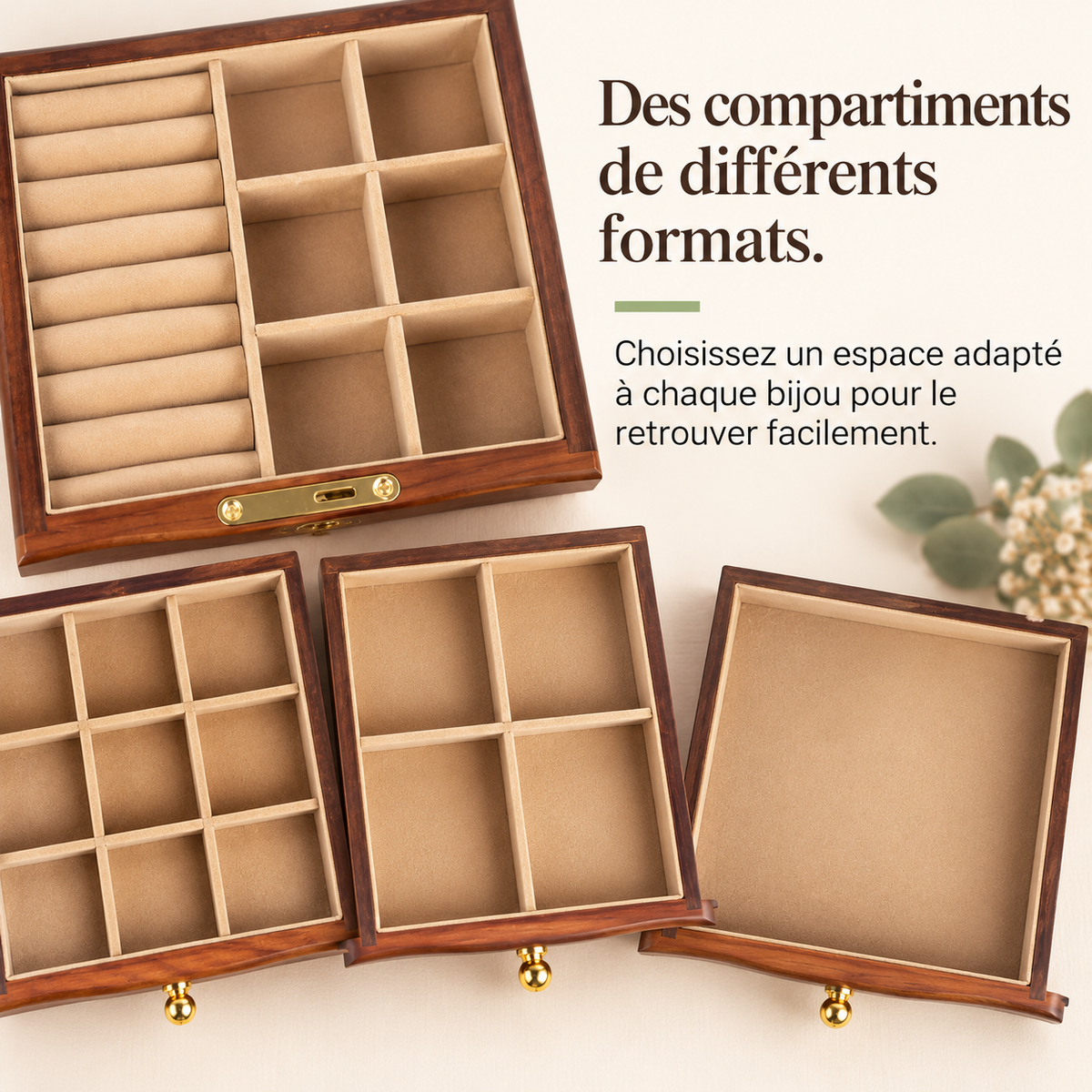 Boîte à bijoux en noyer avec 5 tiroirs et porte vitrée