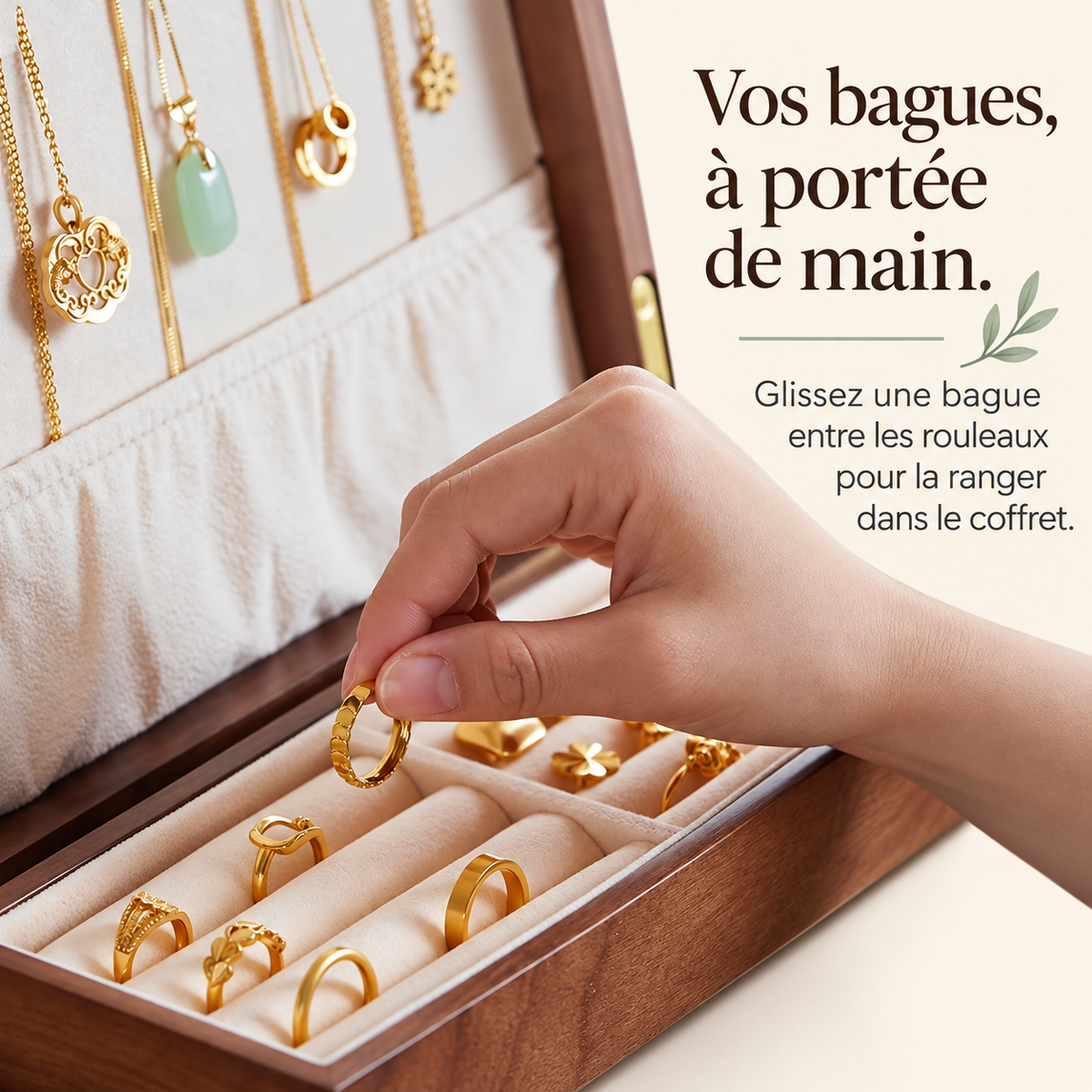 Grande boîte à bijoux en noyer avec plusieurs tiroirs
