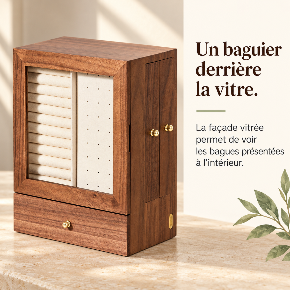 Vitrine à bijoux en noyer avec façade vitrée