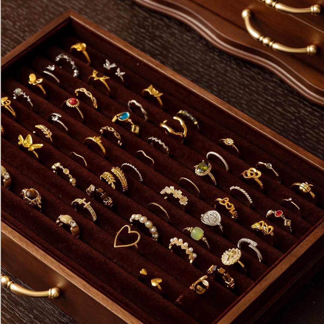 Grande Boîte à Bijoux Bois – 6 Tiroirs Vitrée — Maison Kidora · Vue du modèle et de ses compartiments