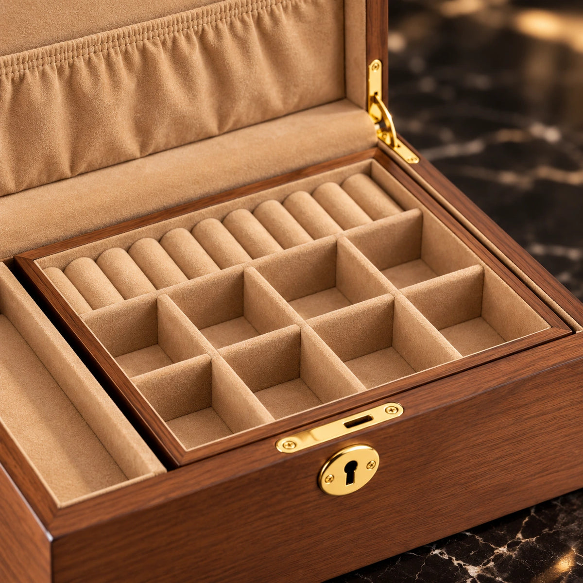 Boîte Bois Massif – Bijoux & Montres — Maison Kidora · Détail de finition