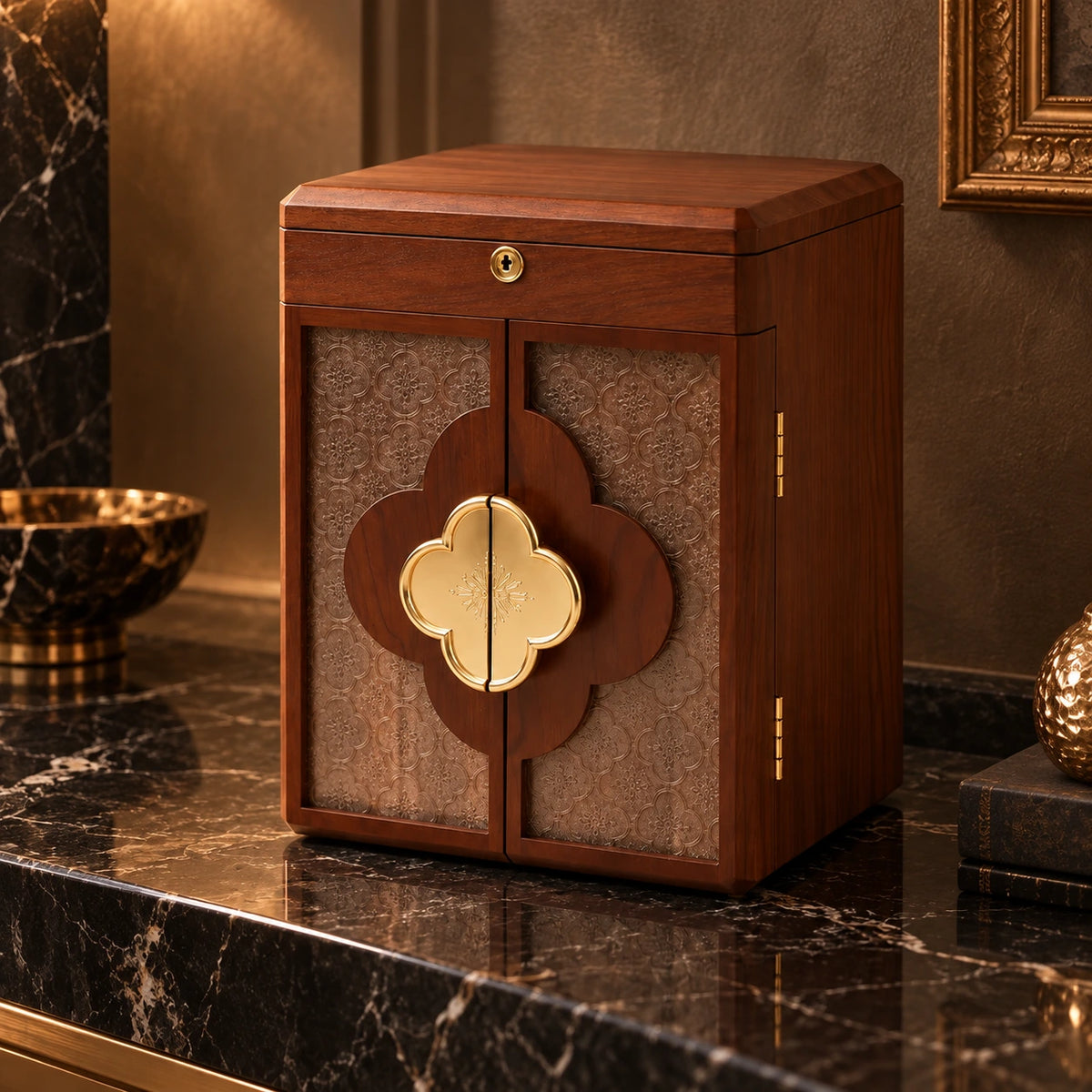 Cabinet à Bijoux Bois – 6 Niveaux — Maison Kidora · Vue principale sur marbre noir