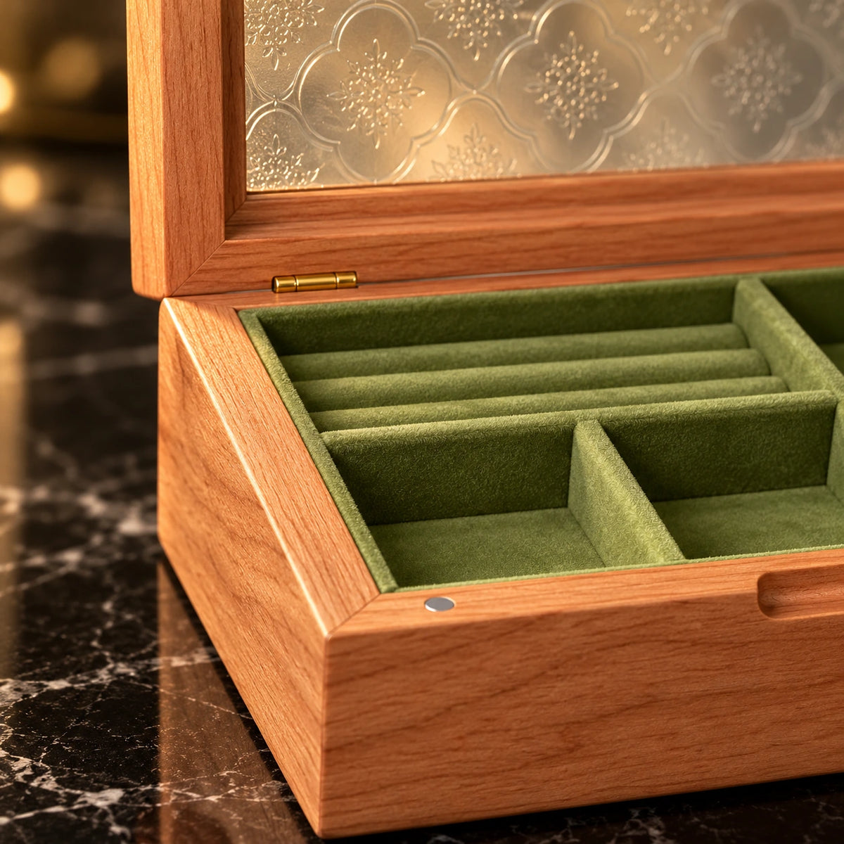 Boîte à Bijoux Compacte Noyer & Cerisier — Maison Kidora · Détail de finition
