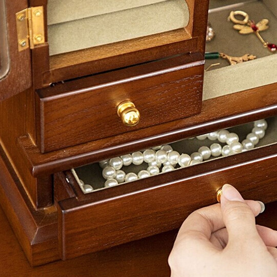 Petit Cabinet à Bijoux en Bois — Maison Kidora · Vue du modèle et de ses compartiments
